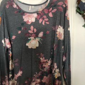 Est1846 grey top. 18/20